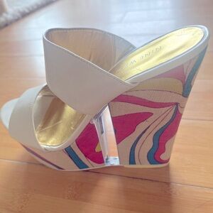 Nine West Retro White Wedges size 7.5 Beautiful